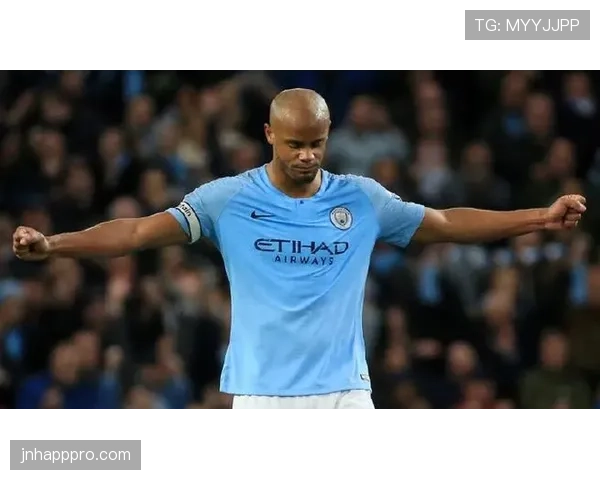 孔帕尼与范迪克的防守高位化与传球介入如何导致防线结构分散？