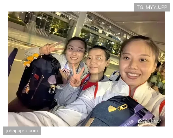 龚翔宇训练完直接拎爱马仕去接娃? 龚翔宇训练完直接拎爱马仕去接娃?